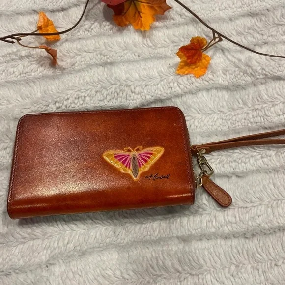 Beautiful butterfly wallet/ wristlet - Picture 2 of 5